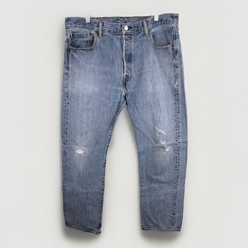Men’s Levi's Orig 501 Distressed Paint Torn 36”x30” Light Wash Jeans